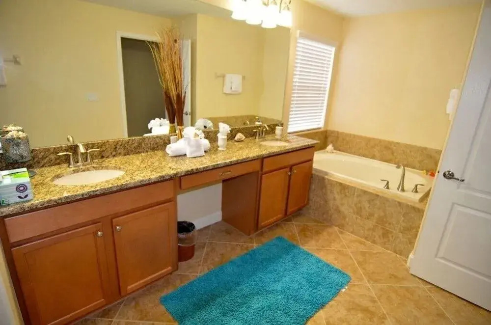 Buccanner Palm Villa Paradise Plams