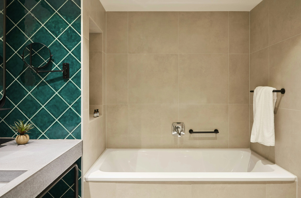 Hotel Indigo Berlin - East Side Gallery by IHG