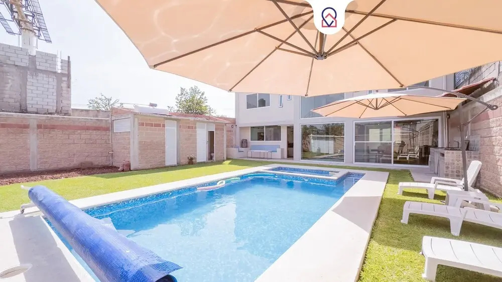 New Comfortable Retreat. Pool & BBQ