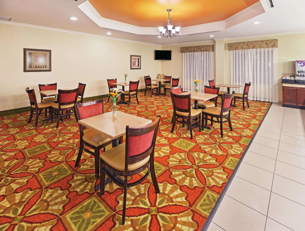 La Quinta by Wyndham Columbus TX