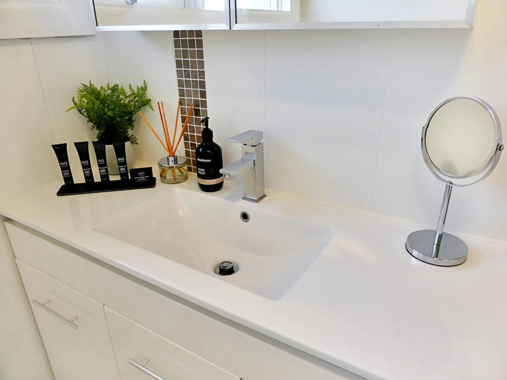 Glen Iris, Quiet Boutique 2 bedroom Netflix, WIFI, Parking, Free Wine