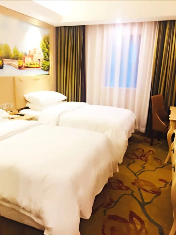 Vienna Hotel Yishan Rd Station Branch