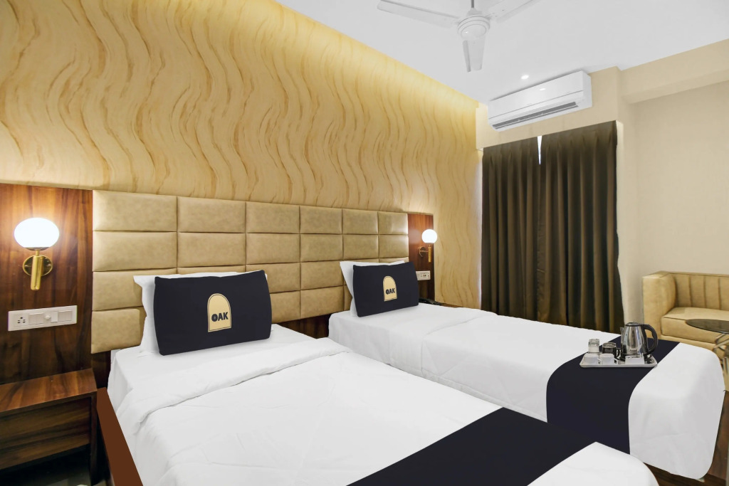 Super Townhouse Oak Hotel Lake View Royal Near Science City