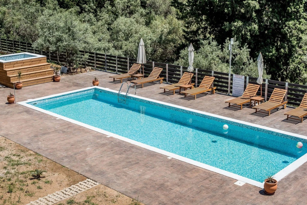 Golden Sun Suites