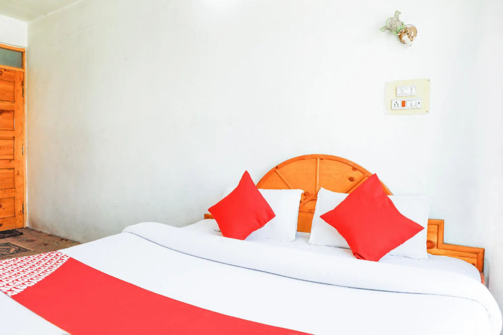 OYO 72225 Hotel Dilshan