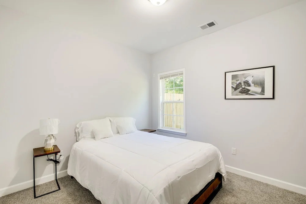 Sunny Memphis Home ~ 2 Mi to Beale Street!