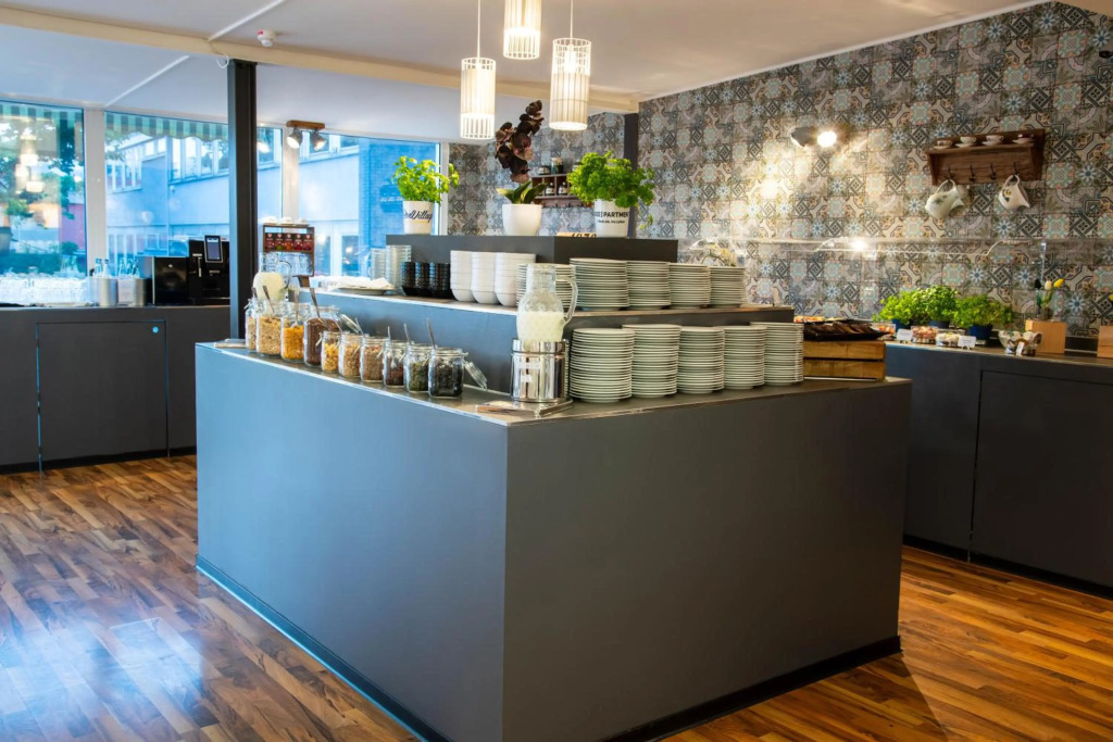 Отель BeeVillage Messehotel Hannover-Laatzen