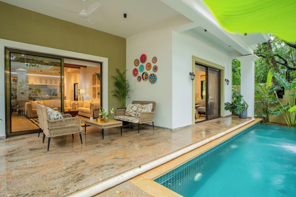 ELIVAAS 4 BHK with Pvt pool - Amado Villa Shai