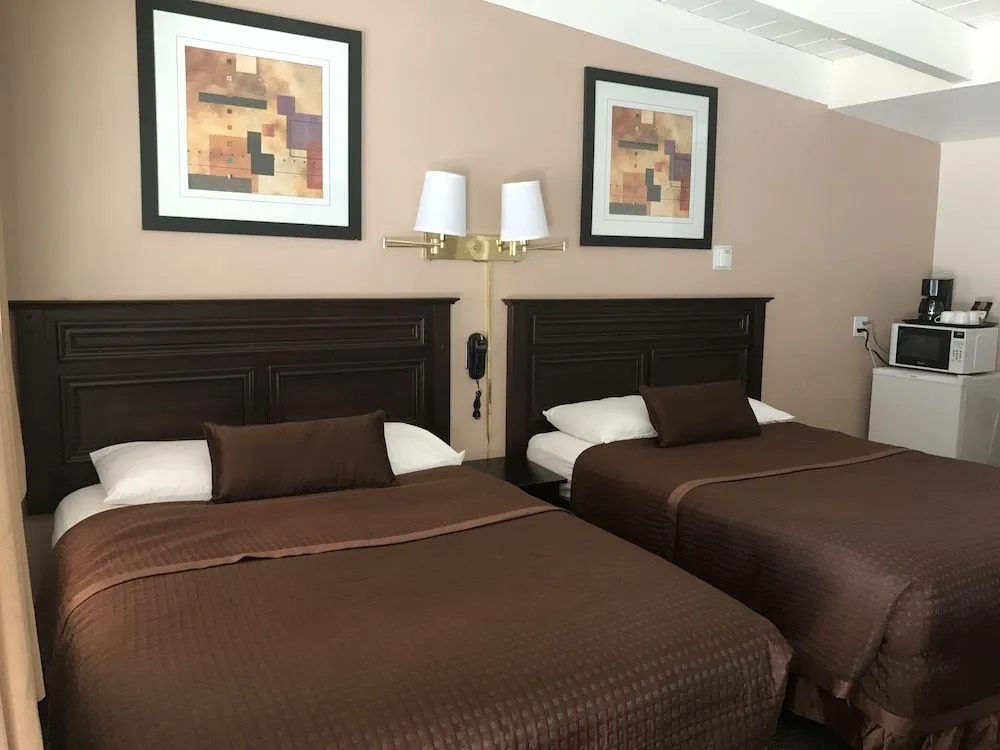 Apex Inn