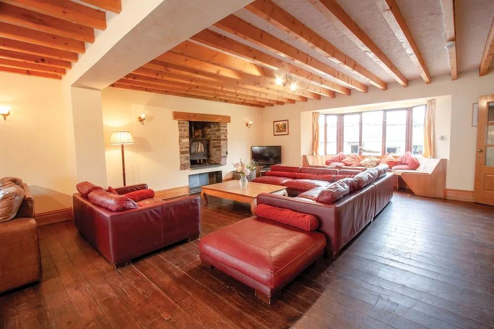 The Lake House Retreat - 7 Bedroom