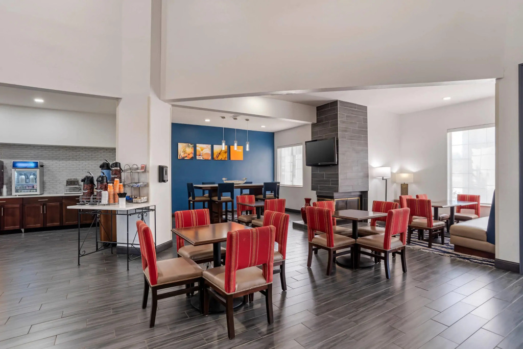 Comfort Suites Hattiesburg near University