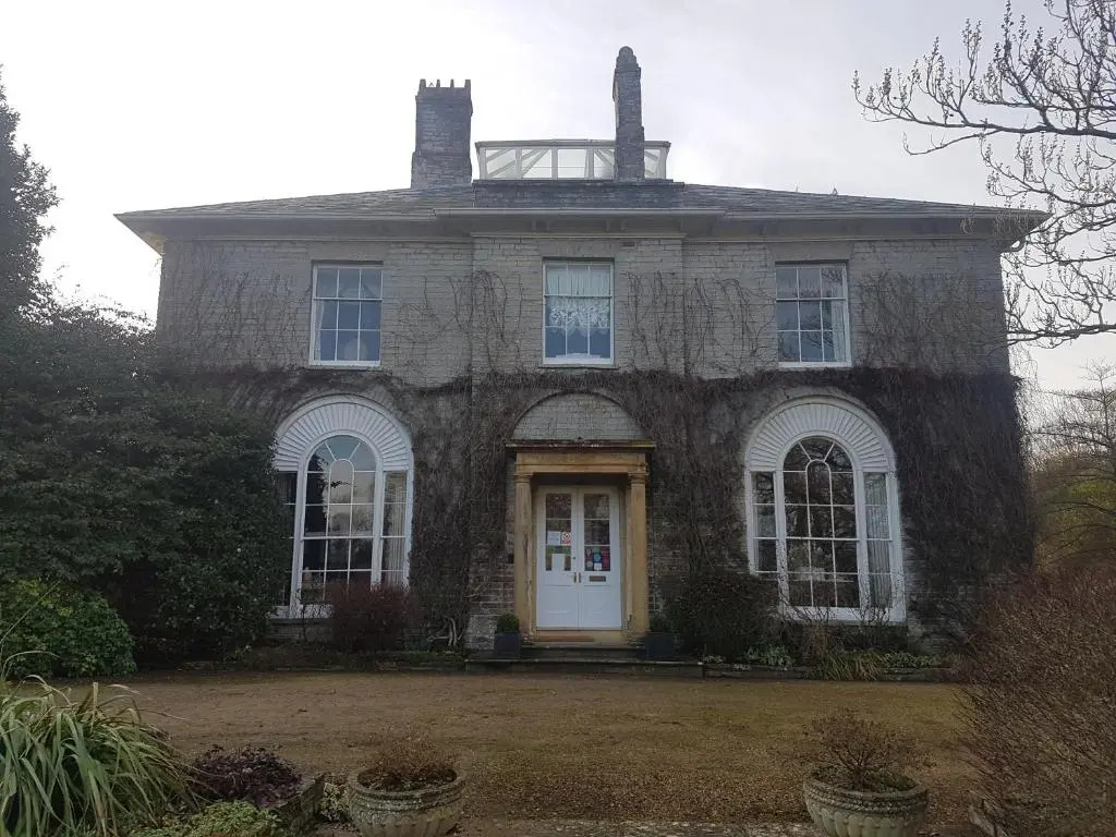 The Lynch Country House