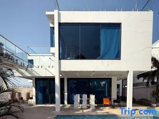Magnitude Villa 6 Bedroom in Palm Spring Pattaya