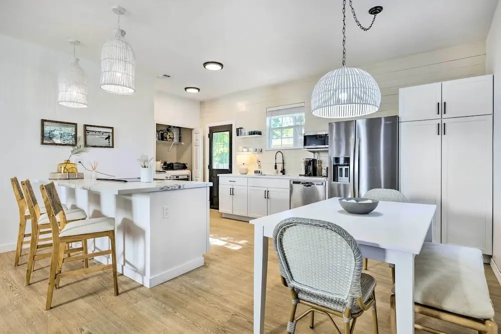 Modern & Chic Gulfport Escape: Walk to Beach!