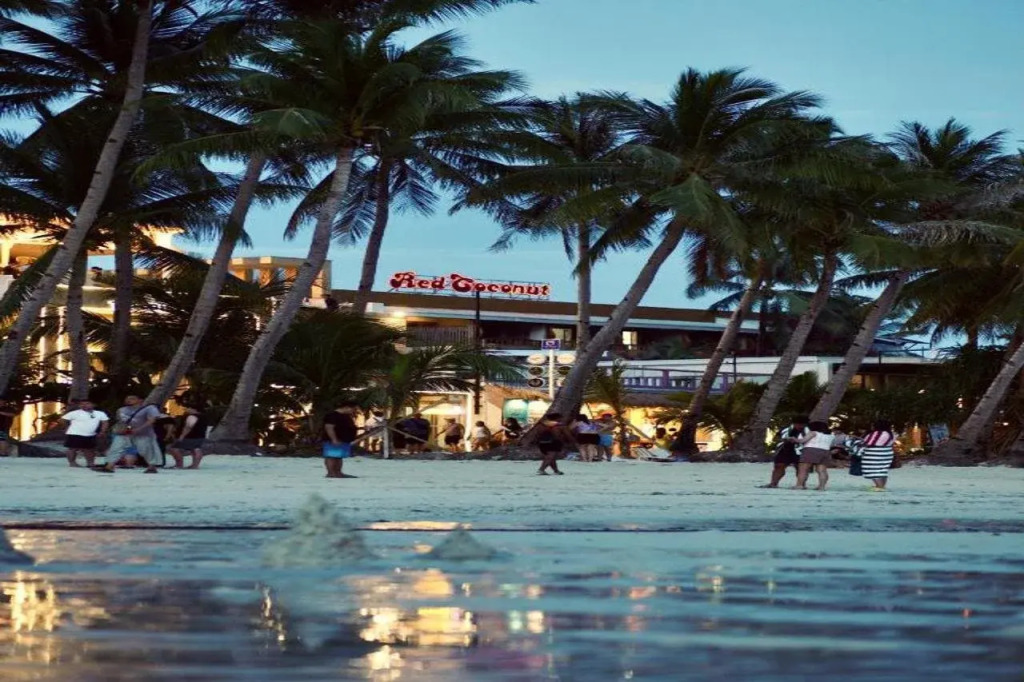 Red Coconut Beach Hotel Boracay