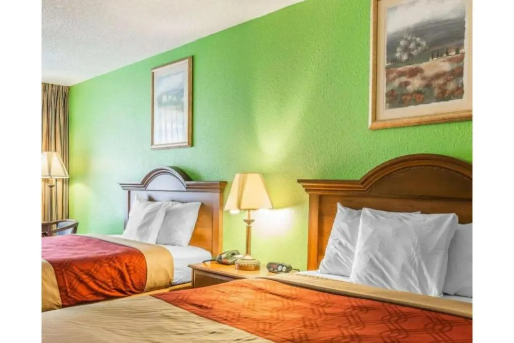 Travelers Inn Douglas By OYO US-441