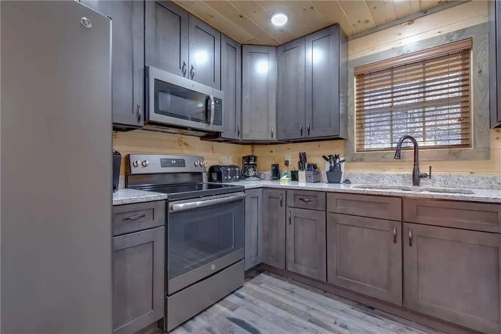 Mirror Pond - Four Bedroom Cabin