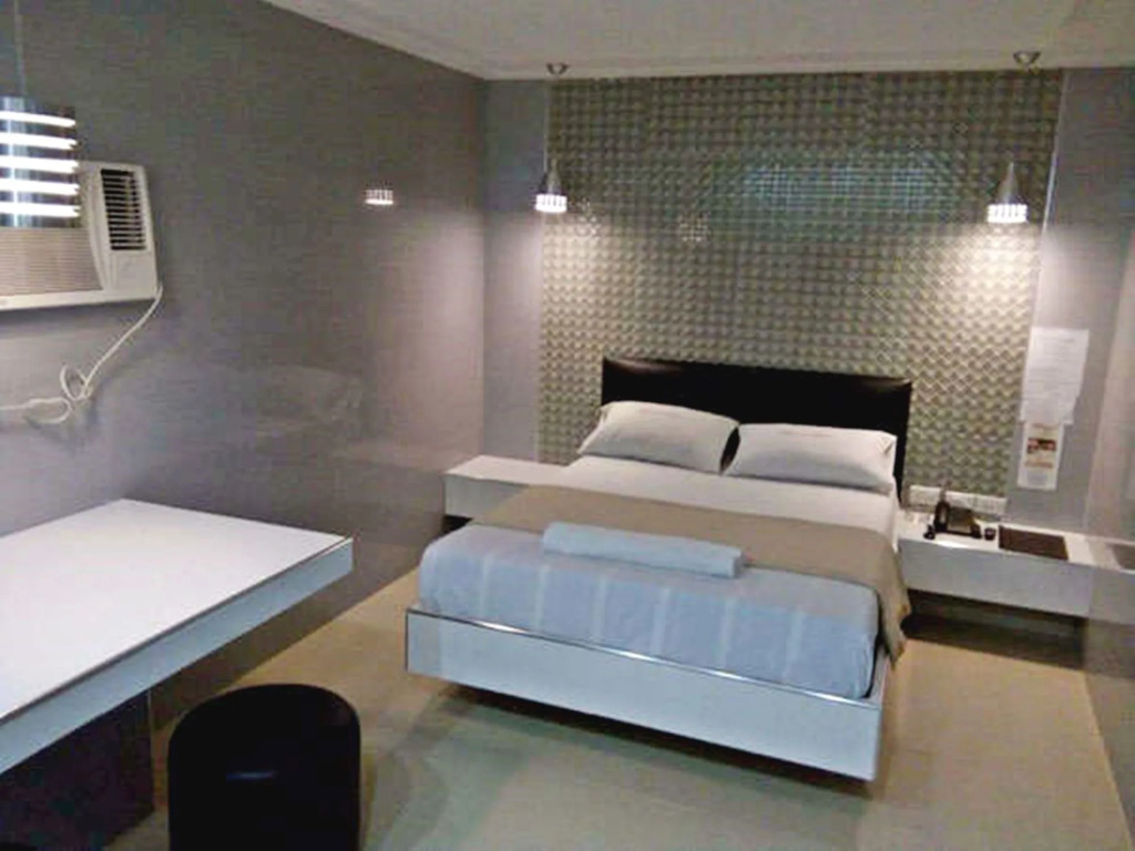 New Winston Hotel