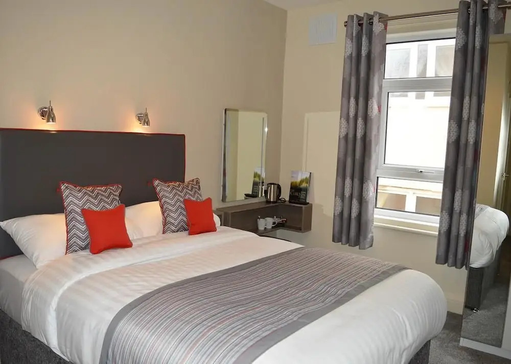 The Carlton Hotel