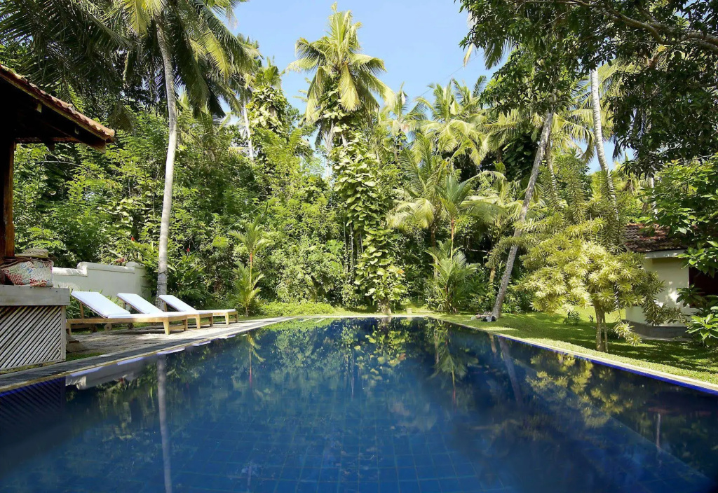 Coconut Grove villa w cook pool