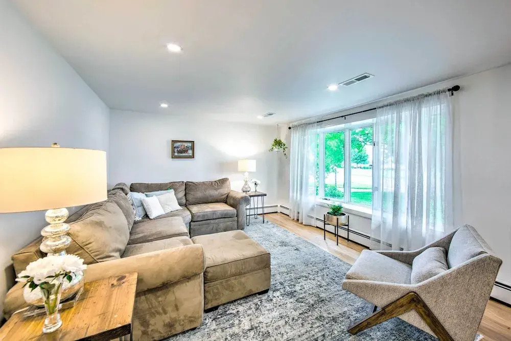 3 Mi to Dutch Wonderland: Serene Home w/ Deck