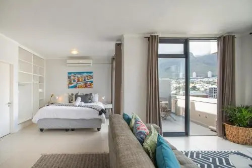 Four Seasons Apartments