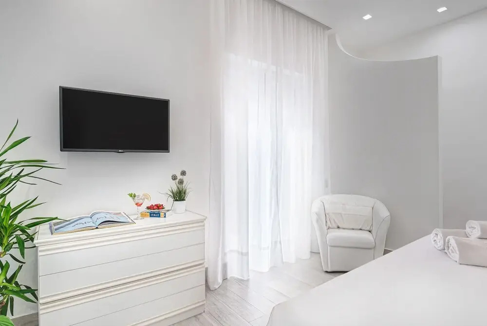 Total White Home Sorrento