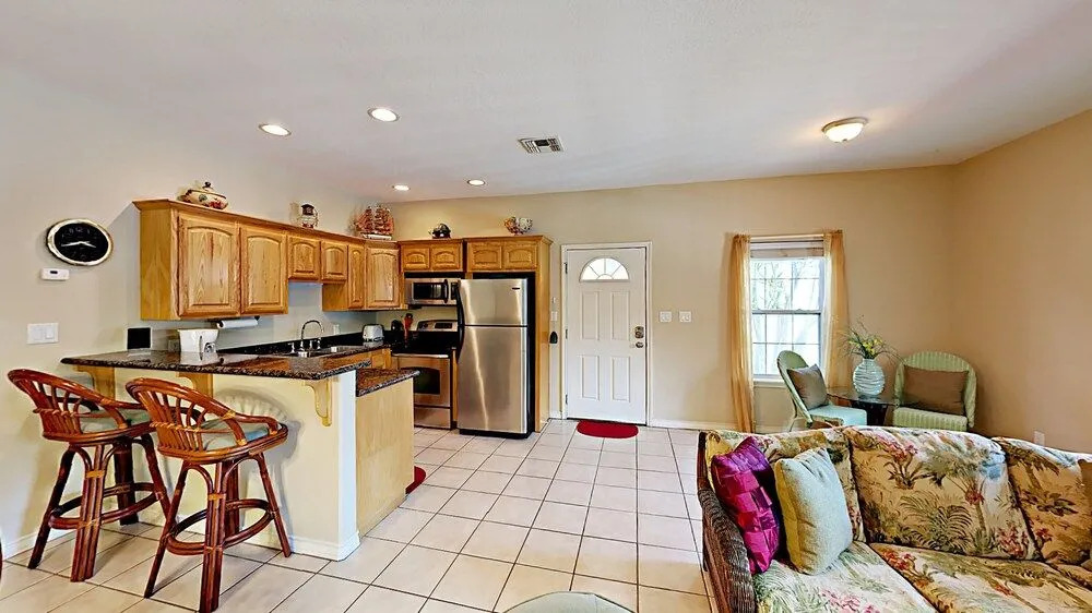 111 E Marlin St Cabin #C - 2 Br cabin by RedAwning