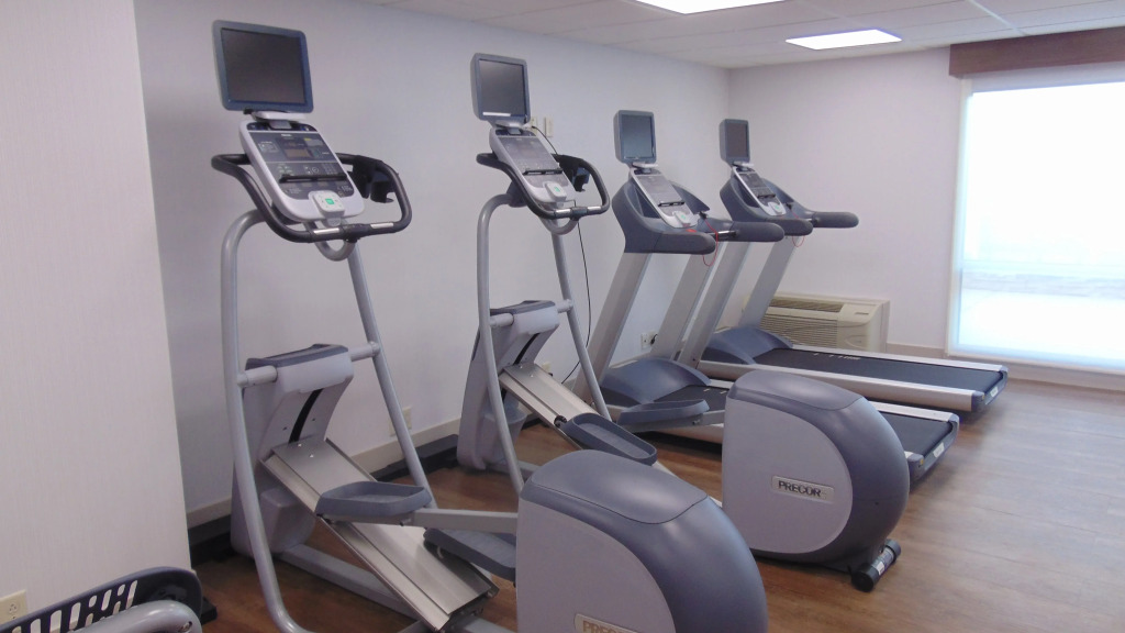 Holiday Inn Express & Suites Wapakoneta by IHG