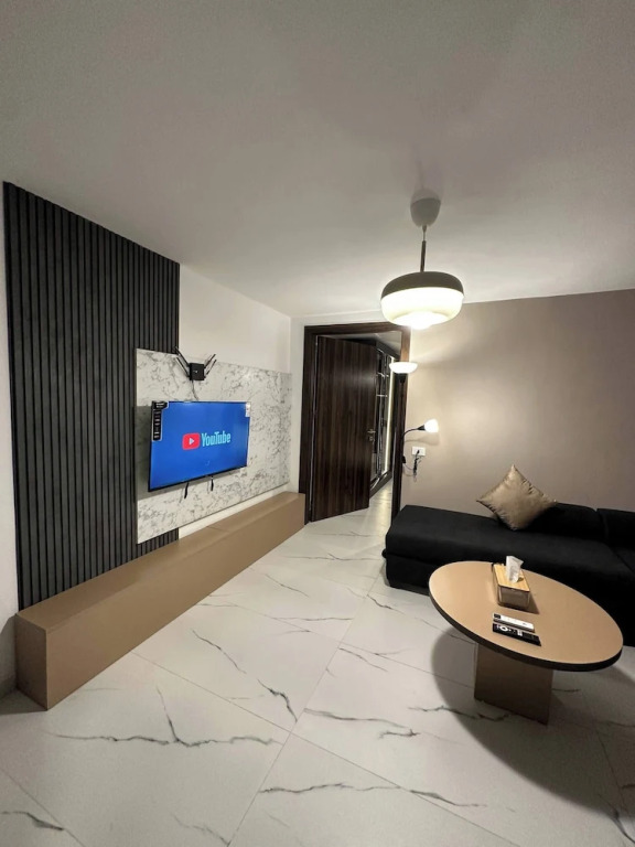 Stylish Luxe Apartment Fr 0006