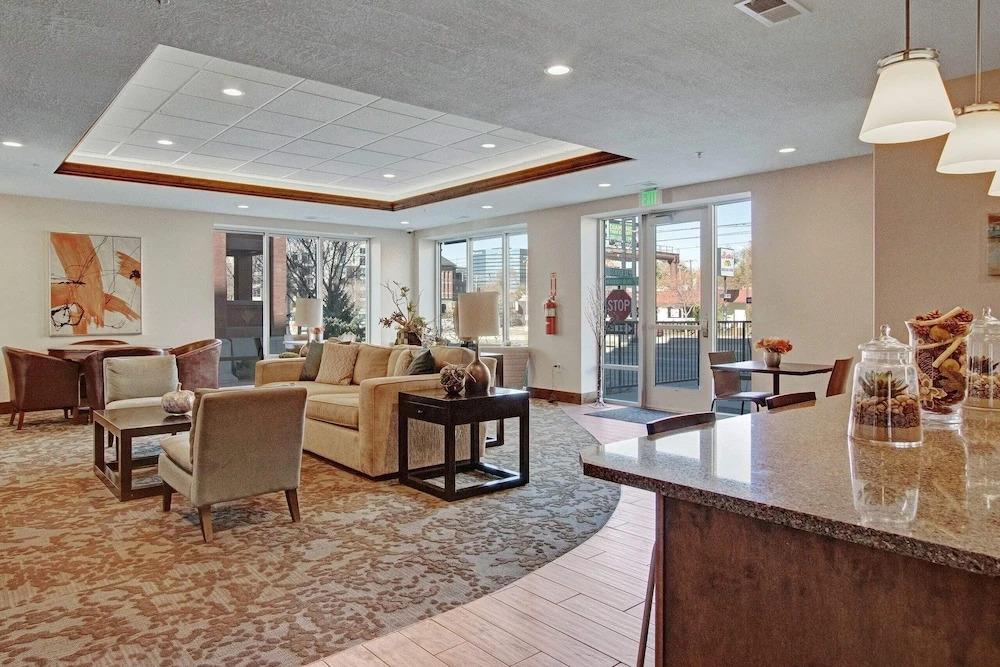 Spacious 2-Bedroom Urban Oasis
