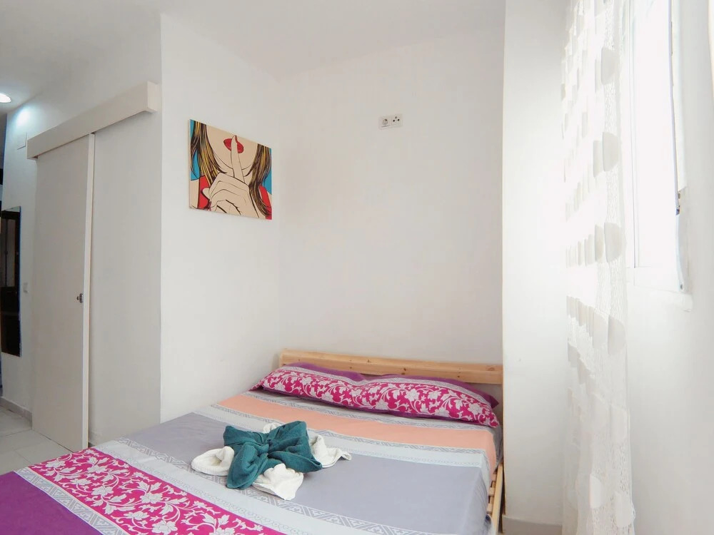 Estudio en bajos y patio int 4m2 en Puerta del Angel AZBB2