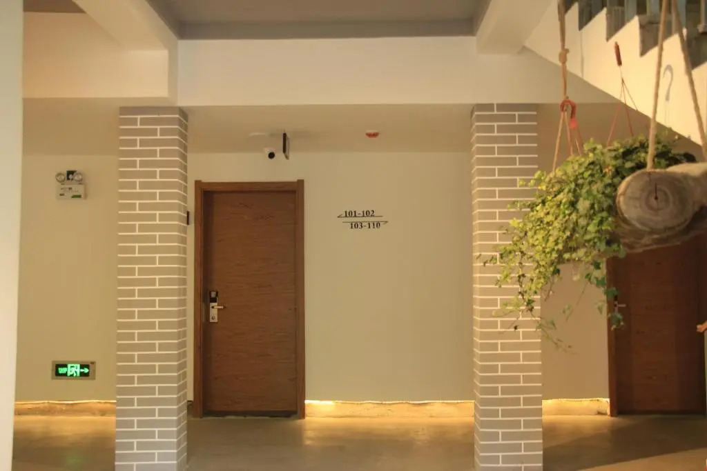 First Sight Hotel,Next to Yingtianmen Imperial City,Free Airport and High-Speed Rail Station Pickup