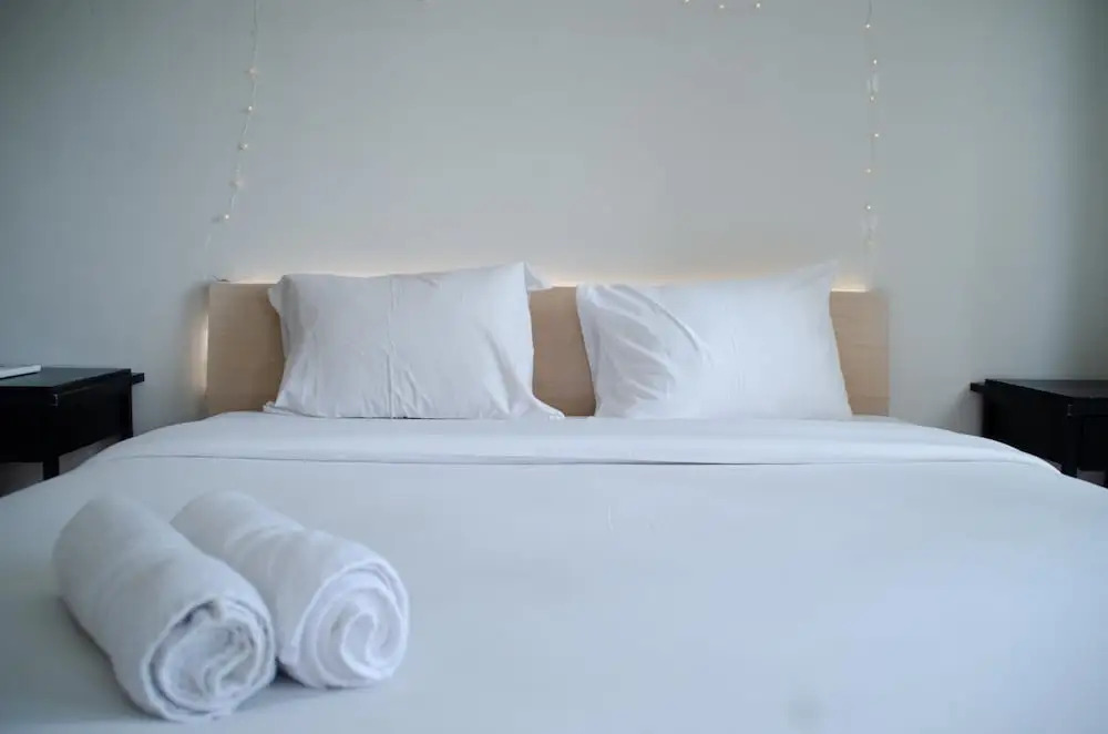 Fancy and Nice 1BR Apartment at Silkwood Residence