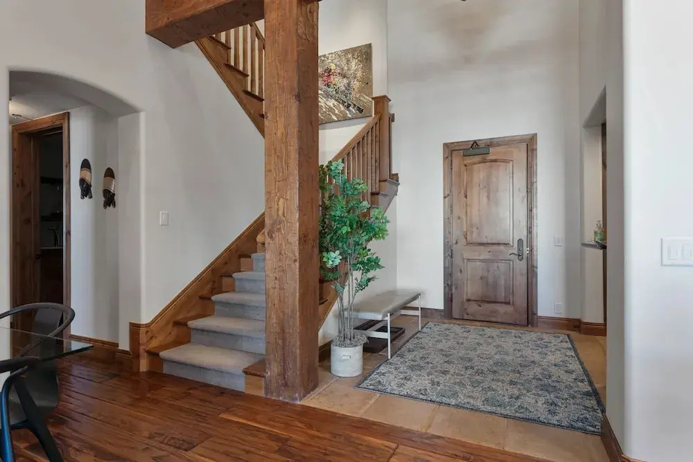 Grand Lodge - Four Bedroom #302 - Ski-in/ski-out 4 Condo