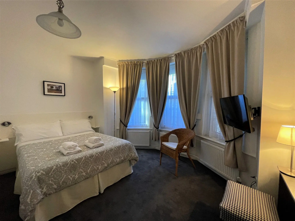 The Gateway Hotel