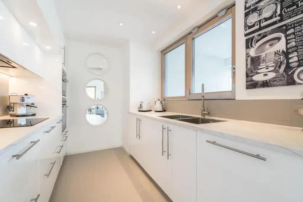 The Majestic Bel Etage Upscale Apartment with Pool