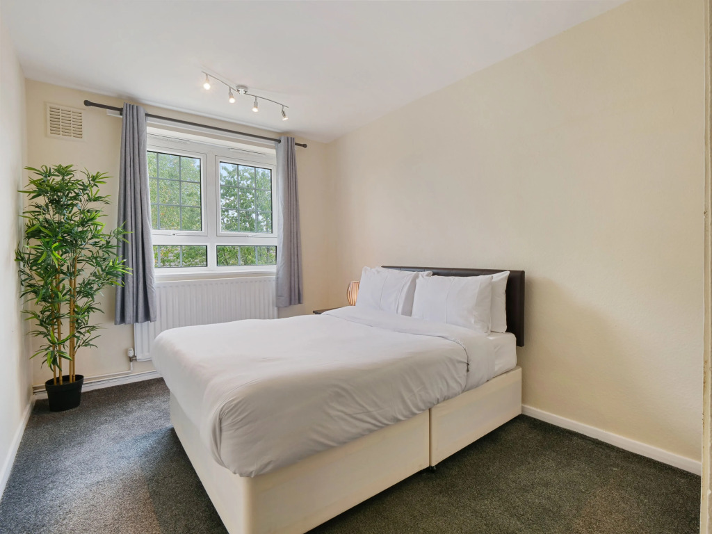 The Xavier Flat by Kasar Stays