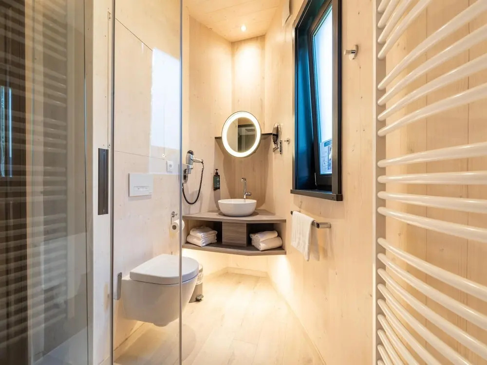 Suite in Forest Dockside Near Tournai