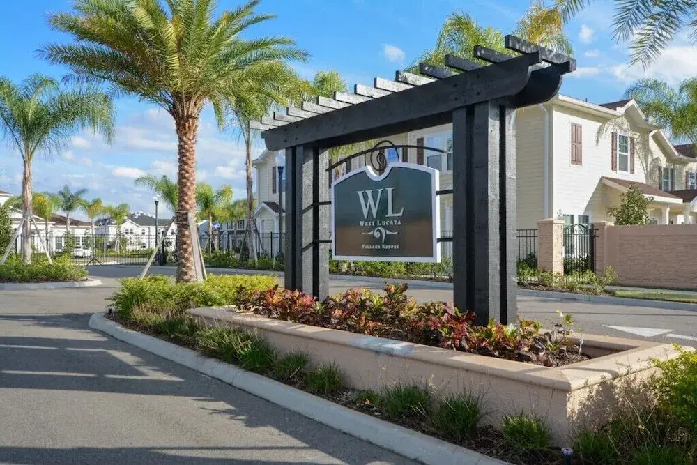 3 Bedroom Villa In The New West Lucaya Ge Townhouse