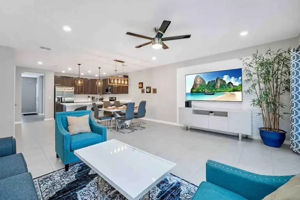 Super Boho Chic Stylish Blend Near Disney