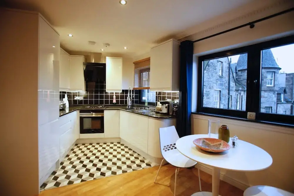 27/3a Cockburn Street Apartments