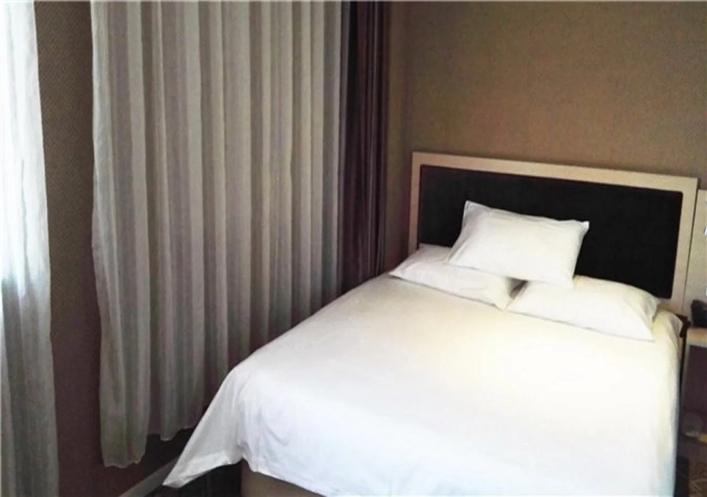 HanTing Hotel (Beijing Dongsi Intersection)