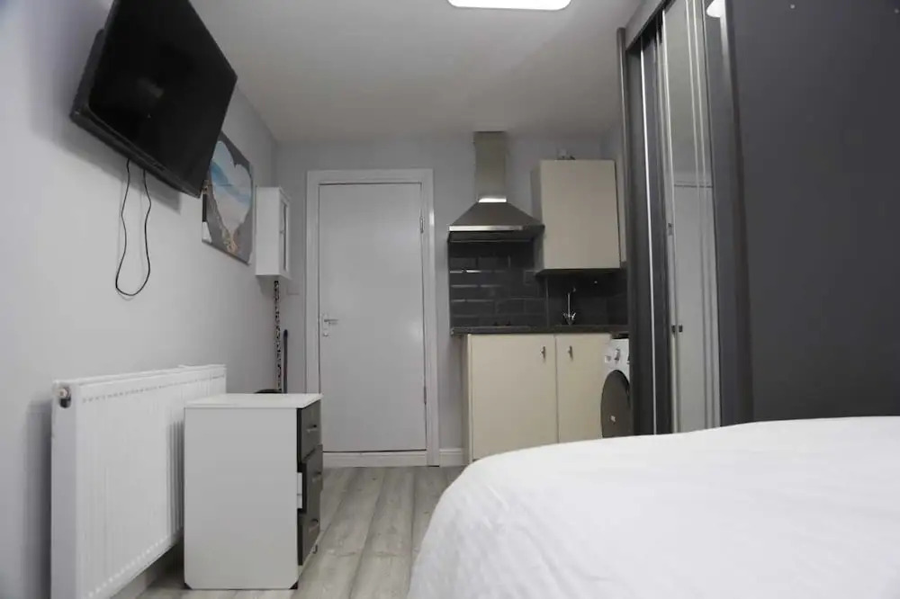 Woolwich Ensuite Roomz