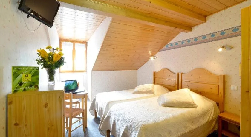 Logis Hôtel Les Bruyères