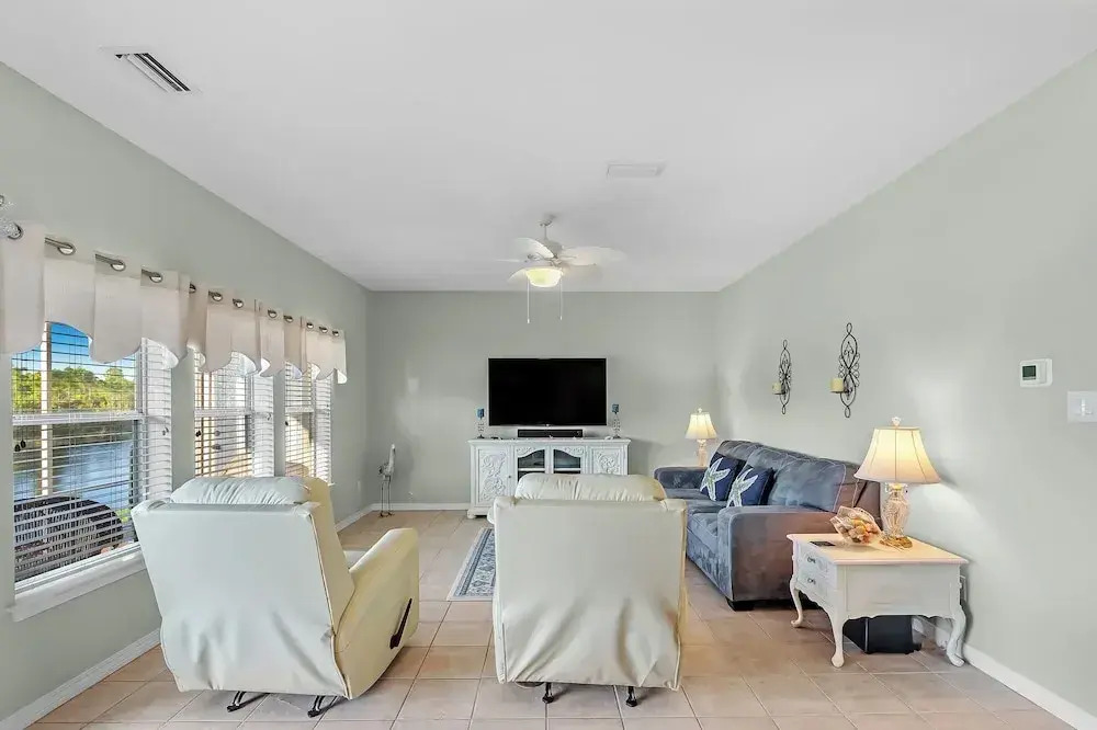 Romar Lakes 104B