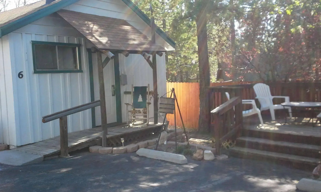 Hillcrest Lodge