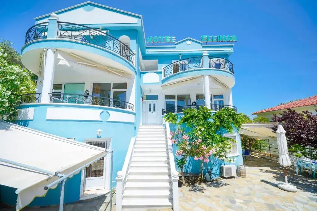 Ellinas Hotel