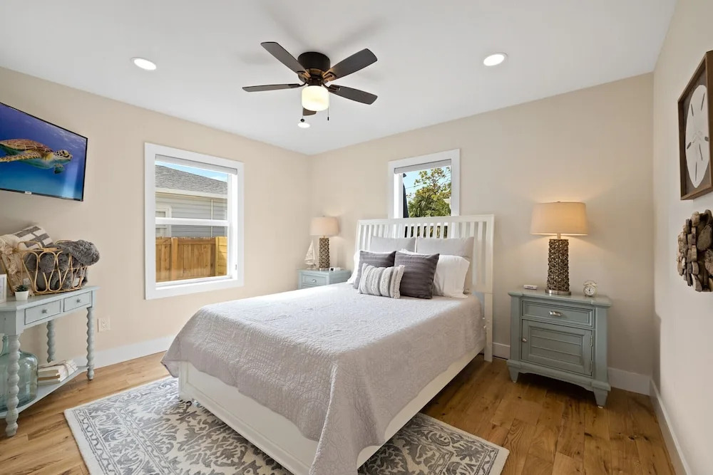Stylish Luxury Home Near Beach & DT
