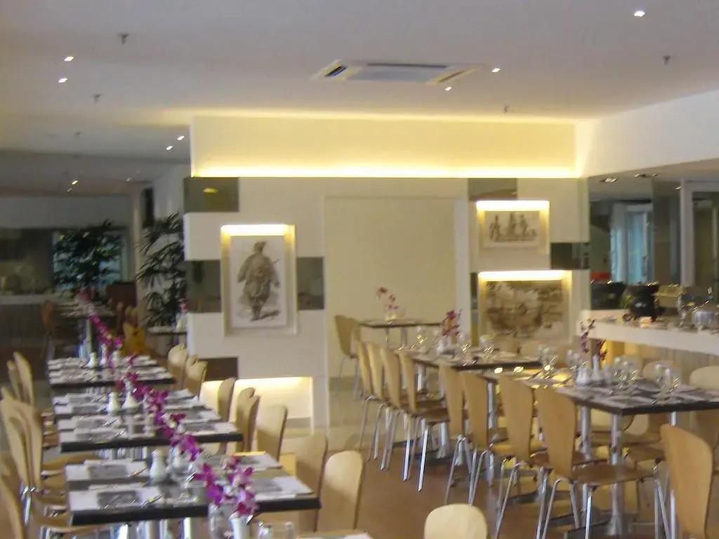 Grand Dormani Rajah Court Hotel